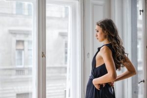 Best Colors To Wear For Looking Slim