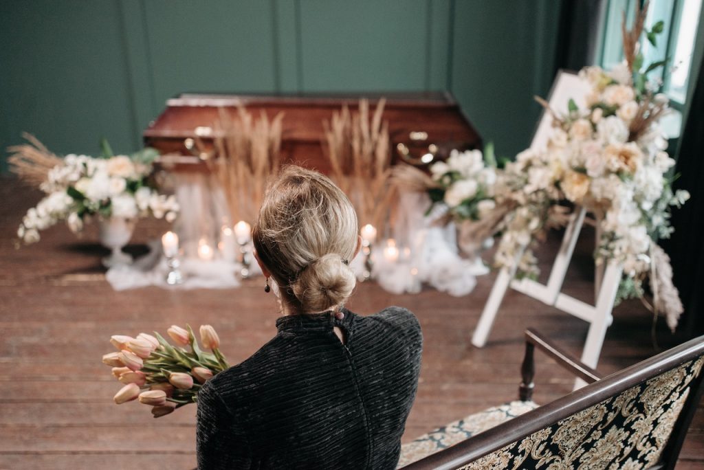Different Types of Funeral Arrangement Flowers